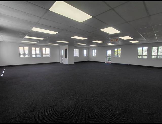 377M² OFFICE TO LET IN BRYANSTON
